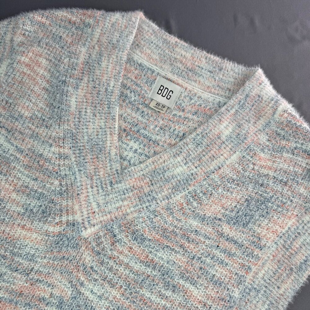 BDG Urban Outfitters Sz XS Sweater Vest Super Soft Oversized Marled White Pink